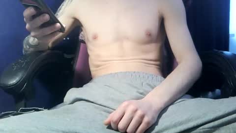 x_patri_x online show from March 5, 2025, 12:11 pm