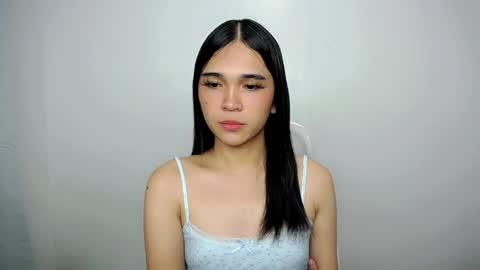 xairah_doux online show from April 28, 2026, 2:49 am