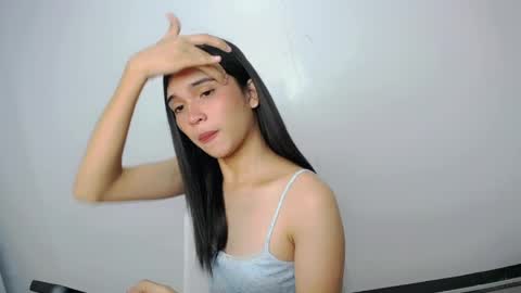 xairah_doux online show from May 15, 2026, 10:50 pm