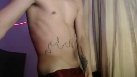 xalejo_max online show from September 19, 2025, 6:52 pm