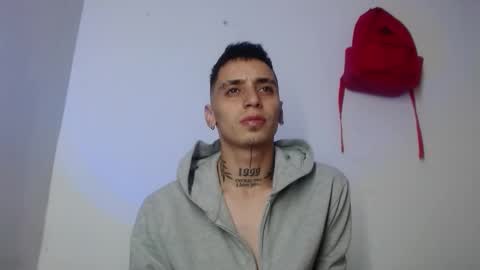 xalejo_max online show from November 6, 2025, 7:37 pm