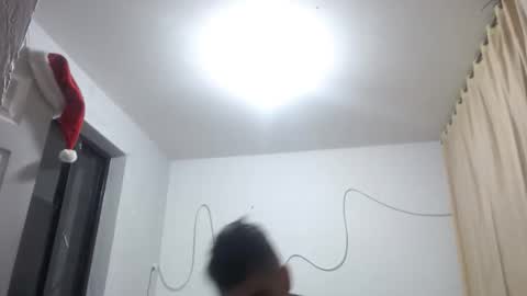 xalejo_max online show from December 5, 2025, 1:03 am