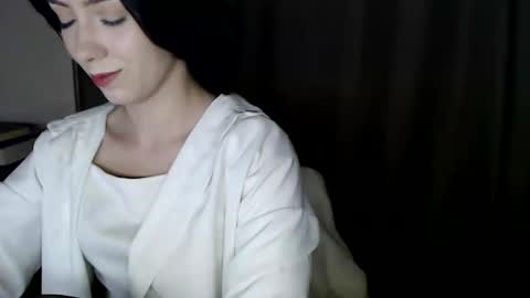 xan_ex online show from October 17, 2025, 4:09 pm