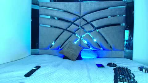 Xanderstone online show from June 7, 2026, 1:43 am