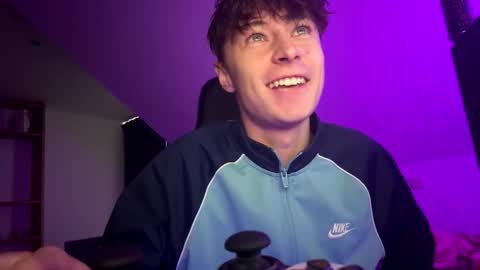 Snapshot of xandiigmusik chatting on November 10, 2025, 12:04 pm rx4per online show from November 10, 2025, 12:04 pm