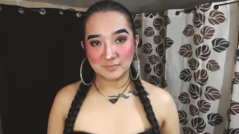 Nira   NOT INTO CHEAP GUYS  online show from January 31, 2025, 8:01 pm