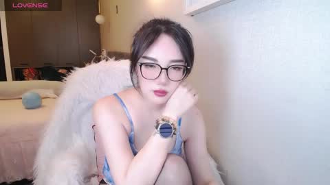Snapshot of xaviera_love chatting on October 10, 2025, 1:32 pm miya online show from October 10, 2025, 1:32 pm