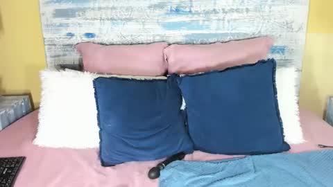 Camilla online show from December 3, 2025, 11:30 am