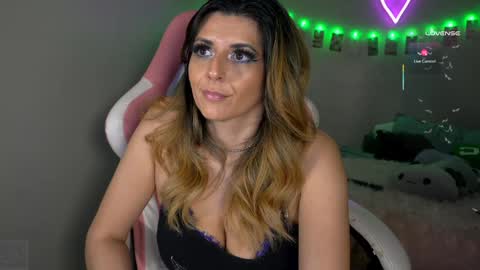 Snapshot of xclusivesecrets chatting on March 4, 2025, 12:01 pm spoil me here  online show from March 4, 2025, 12:01 pm