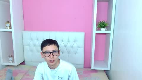 xcoupleplayxx online show from May 7, 2026, 3:12 am