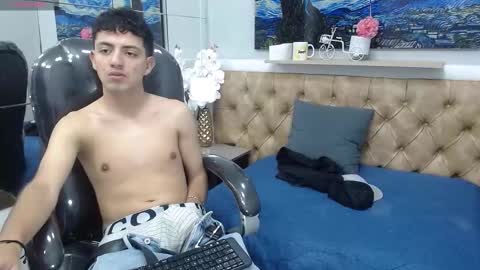 Snapshot of xebastwink chatting on February 12, 2026, 8:48 pm xebastwink online show from February 12, 2026, 8:48 pm