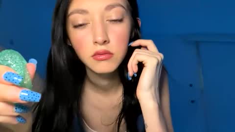 xenadreamx online show from March 13, 2026, 3:46 am