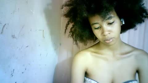 xenna610827 online show from February 17, 2025, 2:26 pm