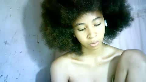 xenna610827 online show from February 18, 2025, 7:09 pm