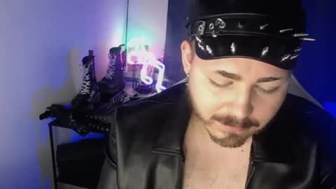 F A B I A N online show from October 8, 2025, 5:21 pm