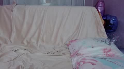 xHot Lina online show from December 16, 2024, 7:43 pm