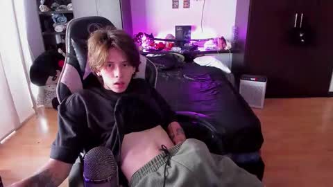 Snapshot of xice_boy chatting on March 9, 2026, 2:54 pm xIce Boy online show from March 9, 2026, 2:54 pm