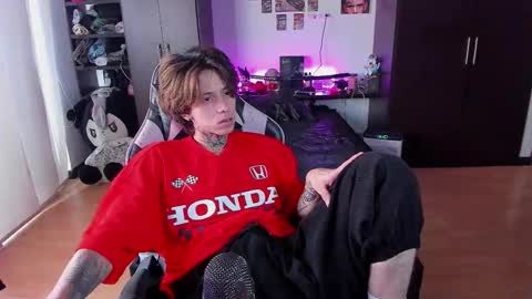 Snapshot of xice_boy chatting on March 17, 2026, 2:53 pm xIce Boy online show from March 17, 2026, 2:53 pm