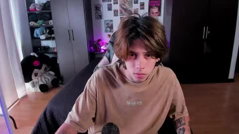 Snapshot of xice_boy chatting on April 12, 2026, 1:49 pm xIce Boy online show from April 12, 2026, 1:49 pm