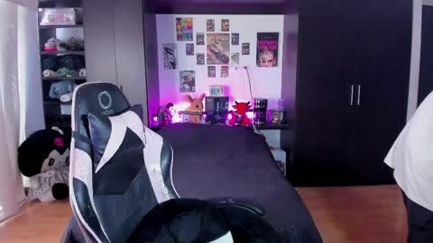 Snapshot of xice_boy chatting on April 14, 2026, 3:51 pm xIce Boy online show from April 14, 2026, 3:51 pm