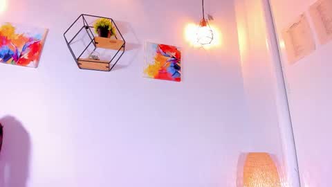 tifanny  online show from March 5, 2026, 1:07 pm