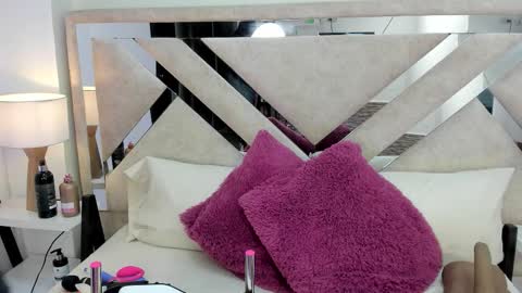 Snapshot of ximena_vasquez8 chatting on January 18, 2026, 3:32 am Xime online show from January 18, 2026, 3:32 am