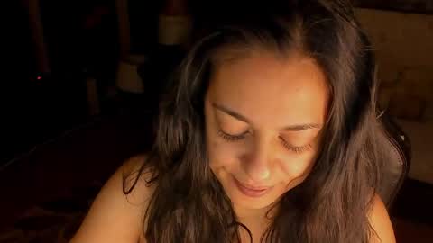 Lara online show from May 25, 2026, 9:43 pm
