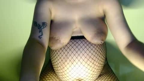 Snapshot of xlilly_ chatting on July 8, 2026, 2:10 pm Lilly online show from July 8, 2026, 2:10 pm