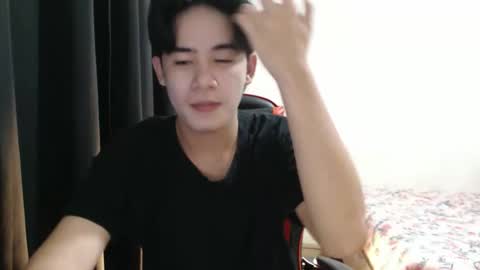 Snapshot of xluminous chatting on November 3, 2025, 12:39 pm MIKAEL online show from November 3, 2025, 12:39 pm