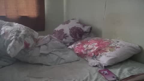 Snapshot of xlunasexyx chatting on December 17, 2025, 5:46 am Luna online show from December 17, 2025, 5:46 am