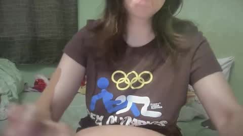 Snapshot of xlunasexyx chatting on December 22, 2025, 5:15 am Luna online show from December 22, 2025, 5:15 am