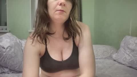 Snapshot of xlunasexyx chatting on February 24, 2026, 3:21 pm Luna online show from February 24, 2026, 3:21 pm