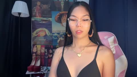Snapshot of xmonica_cummerx chatting on February 4, 2025, 7:29 am Sweet Monica online show from February 4, 2025, 7:29 am