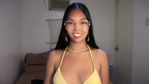 Snapshot of xmonica_cummerx chatting on February 23, 2025, 9:00 am Sweet Monica online show from February 23, 2025, 9:00 am