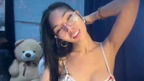 Snapshot of xmonica_cummerx chatting on September 13, 2025, 8:36 am Sweet Monica online show from September 13, 2025, 8:36 am