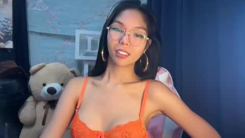 Snapshot of xmonica_cummerx chatting on September 17, 2025, 8:38 am Sweet Monica online show from September 17, 2025, 8:38 am