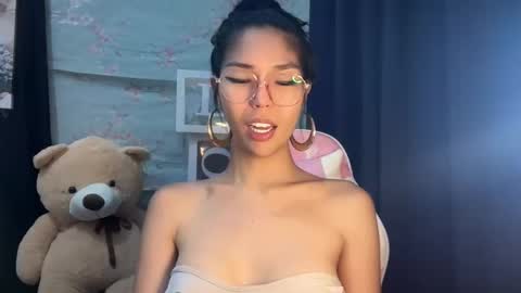 Snapshot of xmonica_cummerx chatting on October 4, 2025, 8:45 am Sweet Monica online show from October 4, 2025, 8:45 am