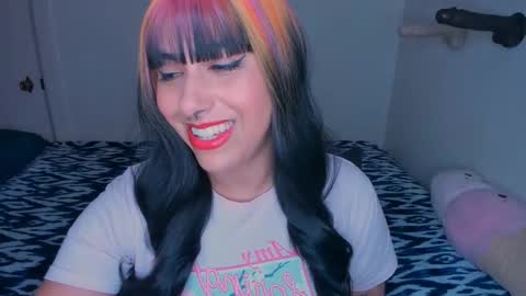 Rae  online show from December 5, 2024, 2:33 pm