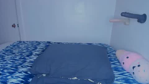 Rae  online show from February 8, 2025, 9:46 pm