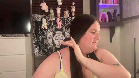 xopeachybaby online show from July 30, 2026, 11:59 pm