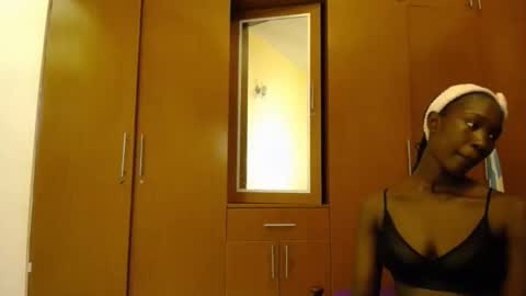 Xoxo online show from October 20, 2025, 8:26 am