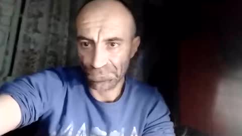 xploid1982 online show from November 18, 2025, 2:39 am