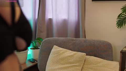 Blue online show from February 9, 2026, 7:29 pm