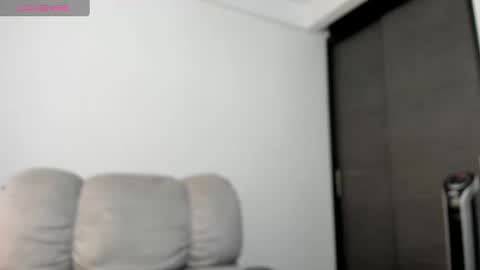 Snapshot of xspecialroomx chatting on February 14, 2025, 10:14 pm Hellen Sofia instagram hellen5546 online show from February 14, 2025, 10:14 pm