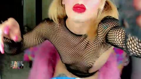 Snapshot of xthesexyboyx chatting on January 5, 2025, 11:12 pm Femboy Exotic online show from January 5, 2025, 11:12 pm