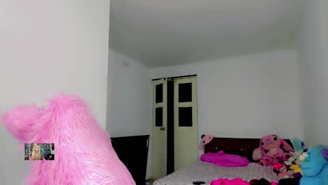 Snapshot of xthesexyboyx chatting on February 6, 2025, 7:56 am Femboy Exotic online show from February 6, 2025, 7:56 am