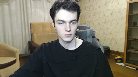 traqqq online show from December 13, 2024, 9:30 pm