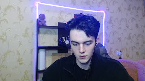 traqqq online show from January 19, 2025, 9:23 pm