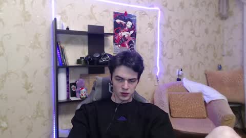 traqqq online show from March 10, 2025, 7:29 pm