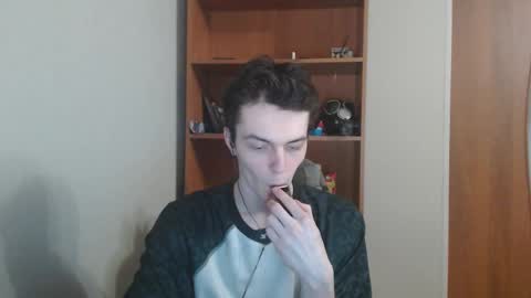 traqqq online show from October 11, 2025, 9:02 pm